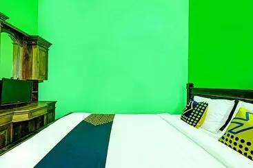 Hotelli Spot On 91095 Desa Wisata Conto