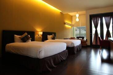 Mikie Holiday Resort &