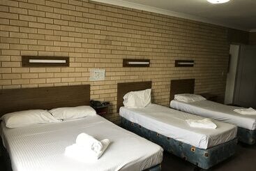 فندق على الطريق The Cubana Ballina