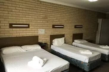 فندق على الطريق The Cubana Ballina