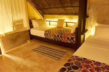تختخواب و صبحانه Lions  Luxury Eco Resort & Spa