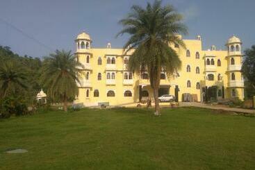 Resort Aarna Doongar Fort