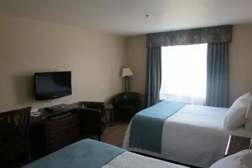 هتل Days Inn By Wyndham Levis