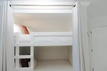 Huoneistohotelli Crimson Beach Escape Ocean View Hottub  Pool Longstay   1 Queen Bedroom Plus Alcove Bunk Beds And A