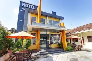 Hotel Oyo Flagship 90973  Karunia Pkpri Grobogan