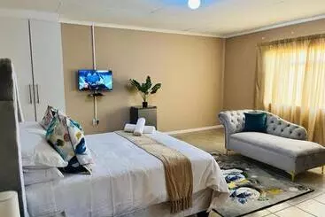 Aaron S Nest Bed And Breakfast