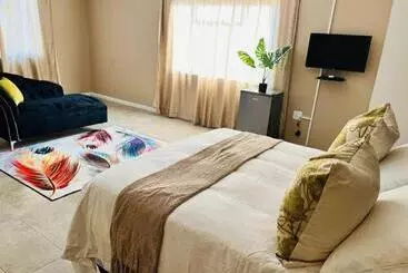 Aaron S Nest Bed And Breakfast