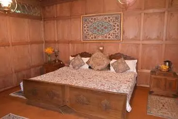هتل New Alexandra Houseboats
