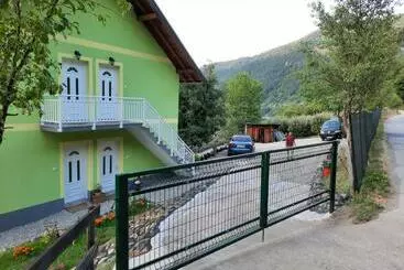 Aamiaismajoitus (B&B) Apartmani Vila Na Drini