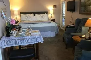 Her Castle Bed And Breakfast