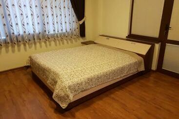 Pensjonat стаи за гости дани