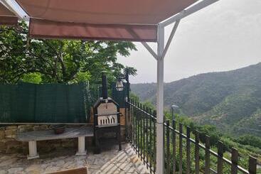 Majatalo Loft Rosa Con Terrazza, Bagno Privato E Doccia Esterna