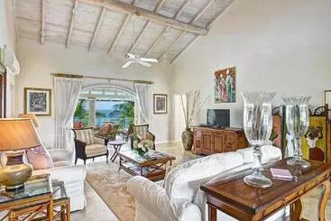 هتل Port St. Charles