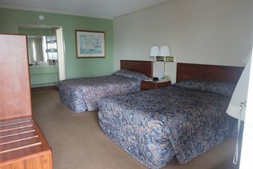 モーテル Monterey Inn & Marina