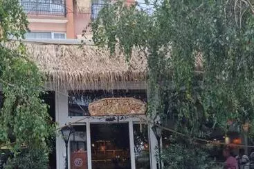 پانسیون Vromos Guest House