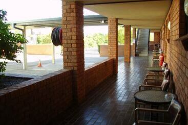 汽车旅馆  Centabrook Motor Inn