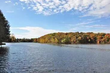 Mökkimajoitus Plymouth Rock Camping Resort