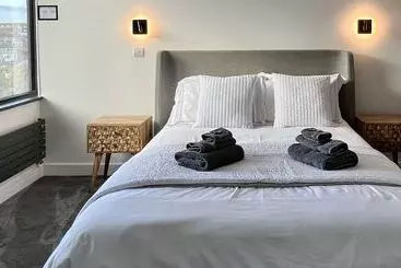 Majatalo Uno   St Ives