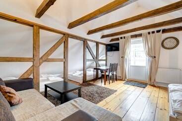 호텔 Dom & House   Apartments Port Monte Cassino