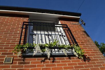 Frinton Escapes  The Cottage