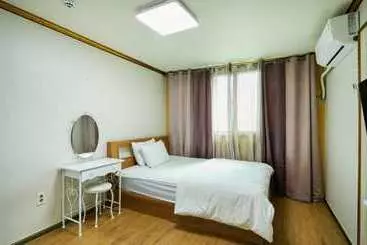 Daecheon Sinhwa Pension