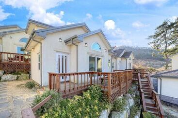 Yeosu Healling Spa Pension
