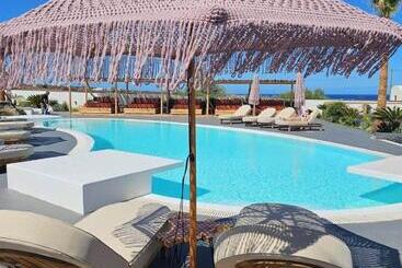 هتل Amethyst Luxury Suites Oia