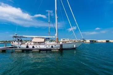 ホテル Marina Puerto Velero