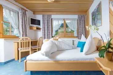 تختخواب و صبحانه Apart Pension Bergfrieden