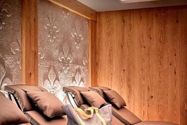 تختخواب و صبحانه Margit