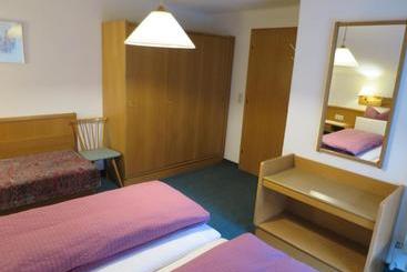 住宿加早餐  Haus Weber-hafele Pension