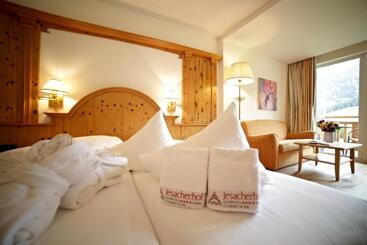 住所  Jesacherhof 4s