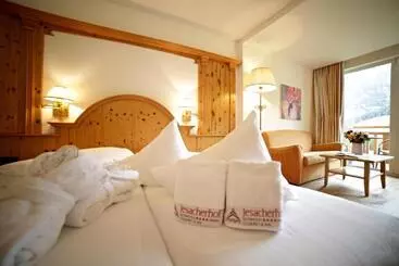 住所  Jesacherhof 4s