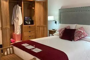 Apartamentos Turísticos La Plaza