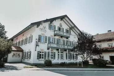 Отель Tegernseer Hof