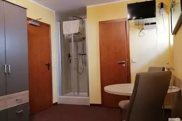 住宿加早餐 Pension Riverside In Leverkusen Hitdorf Am Rhein Zentral An Der A1 Und 59