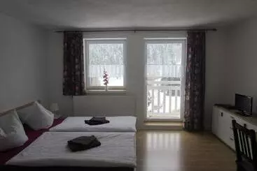 Bed and Breakfast Greizer Kammhütte Gaststätte & Pension