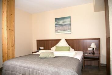 酒店 Zur Alten Quelle