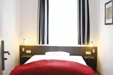 Alcatraz Hotel Am Japanischen Garten