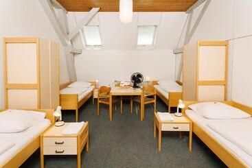 هتل Bildungshaus St. Bernhard  Wohnen Und Tagen