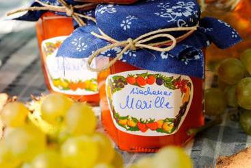 Пансион Winzerhof & Gästehaus Bernhard