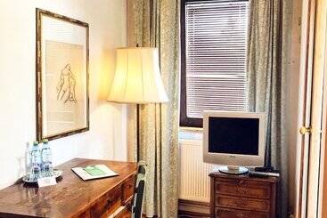 בית מלון כפרי Dworek Adamski