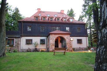 בית מלון כפרי Dworek Saraswati