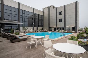 هتل Krystal Palace Douala