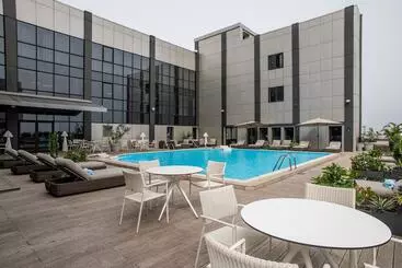 هتل Krystal Palace Douala