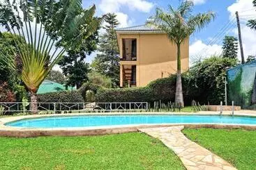 هتل Africa Safari Arusha