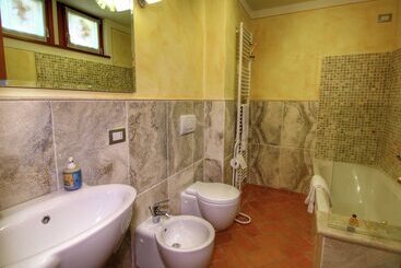 별장 Lush Apartment In Lucignano With Pool