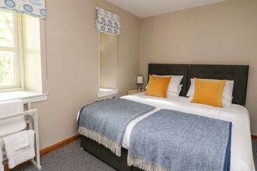 Kır Evi Camisky Steading