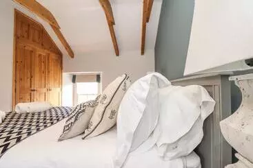 Hus på landet Swallows Nest