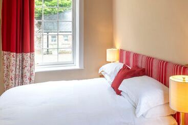 קוטג'' The Old School